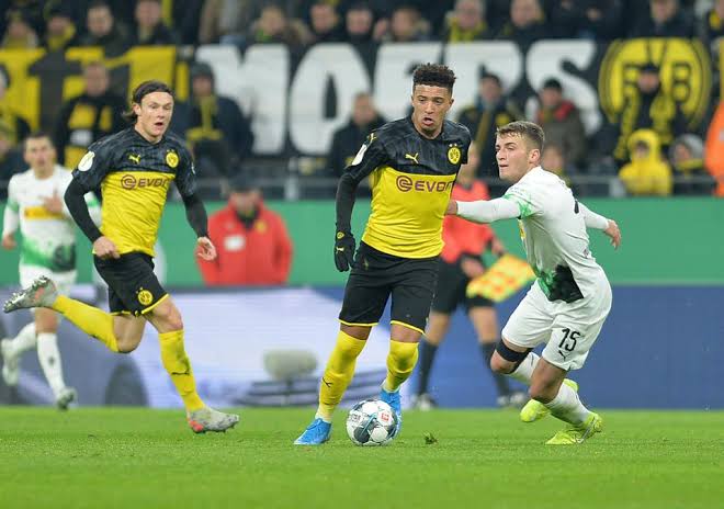 Bundesliga Dortmund Away To Gladbach In Battle For Third Pml Daily