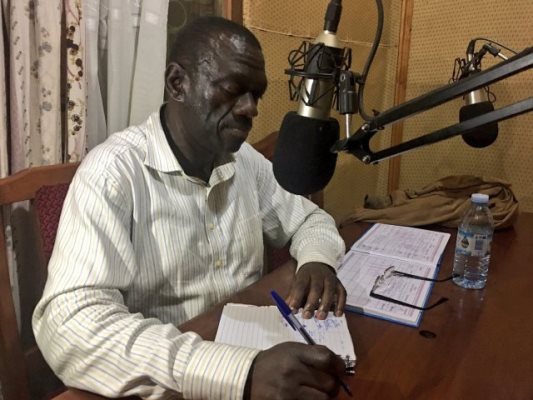 Besigye left seething as Bugiri RDC blocks his radio talk show - PML Daily