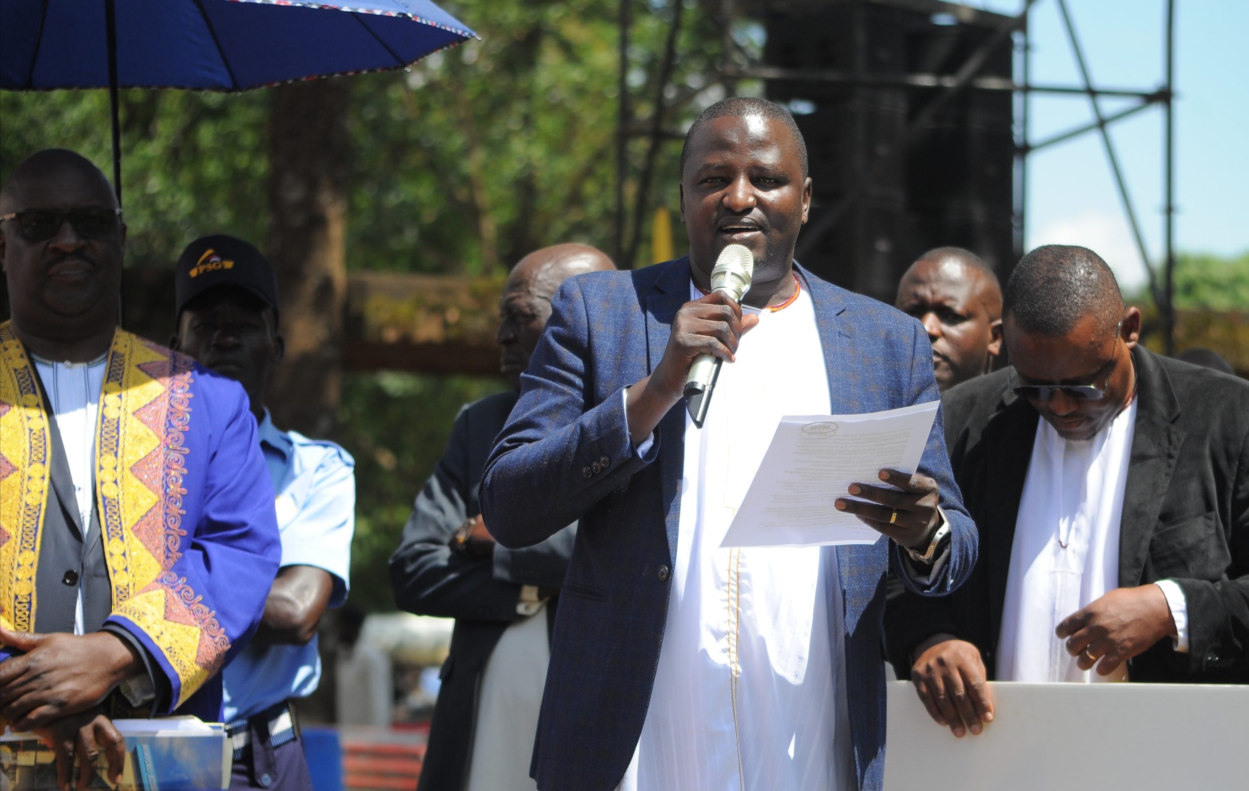 MTN MoMo MD Richard Yego congratulates the Omukama of Bunyoro upon his peaceful and developmental 28-year reign during the celebrations held over the weekend in Hoima