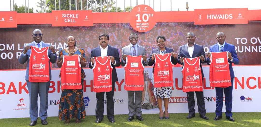 The katikiro of Buganda, Owek. Charles Peter Mayiga (C), Manoj Murali (3rd L), Airtel Managing Director, Owek.Robert Waggwa Nsibirwa(R), Buganda Kingdom Finance Minister, Owek. Sekabembe Henry(L), Minister of Sports in the Buganda Kingdom, and other representatives of different sponsors at the launch of the 2023 Kabaka Birthday Run held today 9th March 2023, at Bulange-Mengo. The run is scheduled to take place on Sunday 16th April 2023, and will be flagged off by Kabaka Ronald Muwenda Mutebi II, under the theme “The fight to end HIV/ AIDS by 2030.”