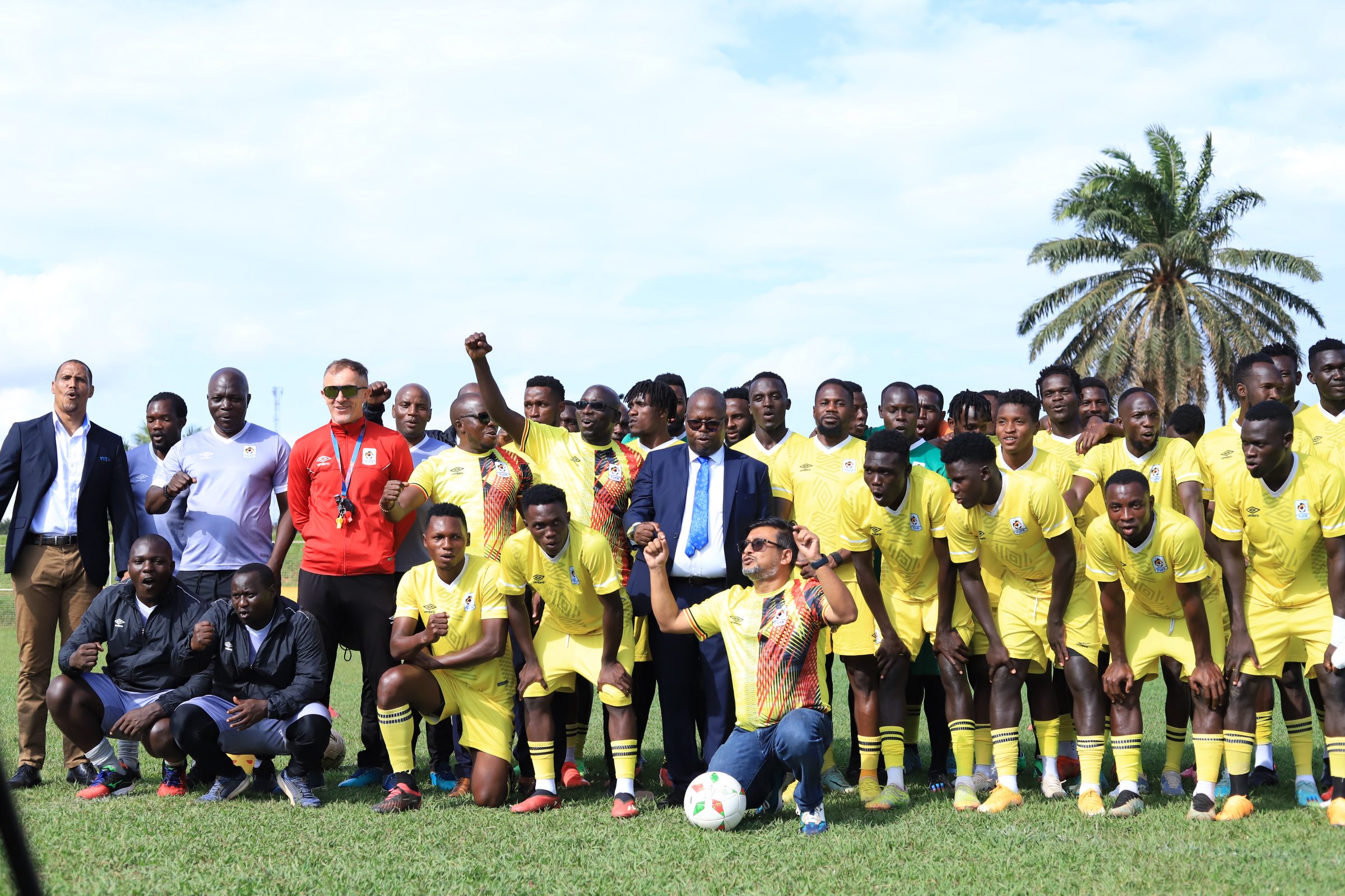 A delegation from MTN-Uganda, the official sponsors of Uganda Cranes had an engagement with the team during their training on Wednesday evening at Muteesa II Stadium, Wankulukuku.